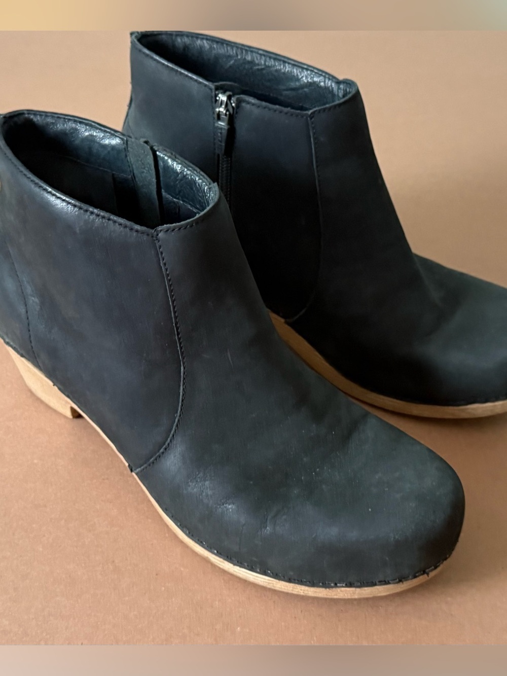 Dansko Maria Nubuck Black Zip Up Ankle Booties 41/10.5-11 Shoes Clogs Leather